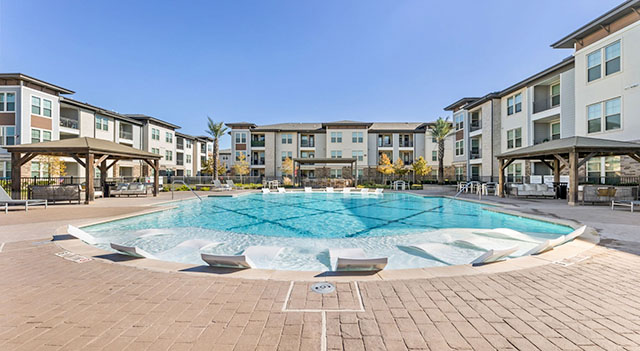 Lakecrest photo 2