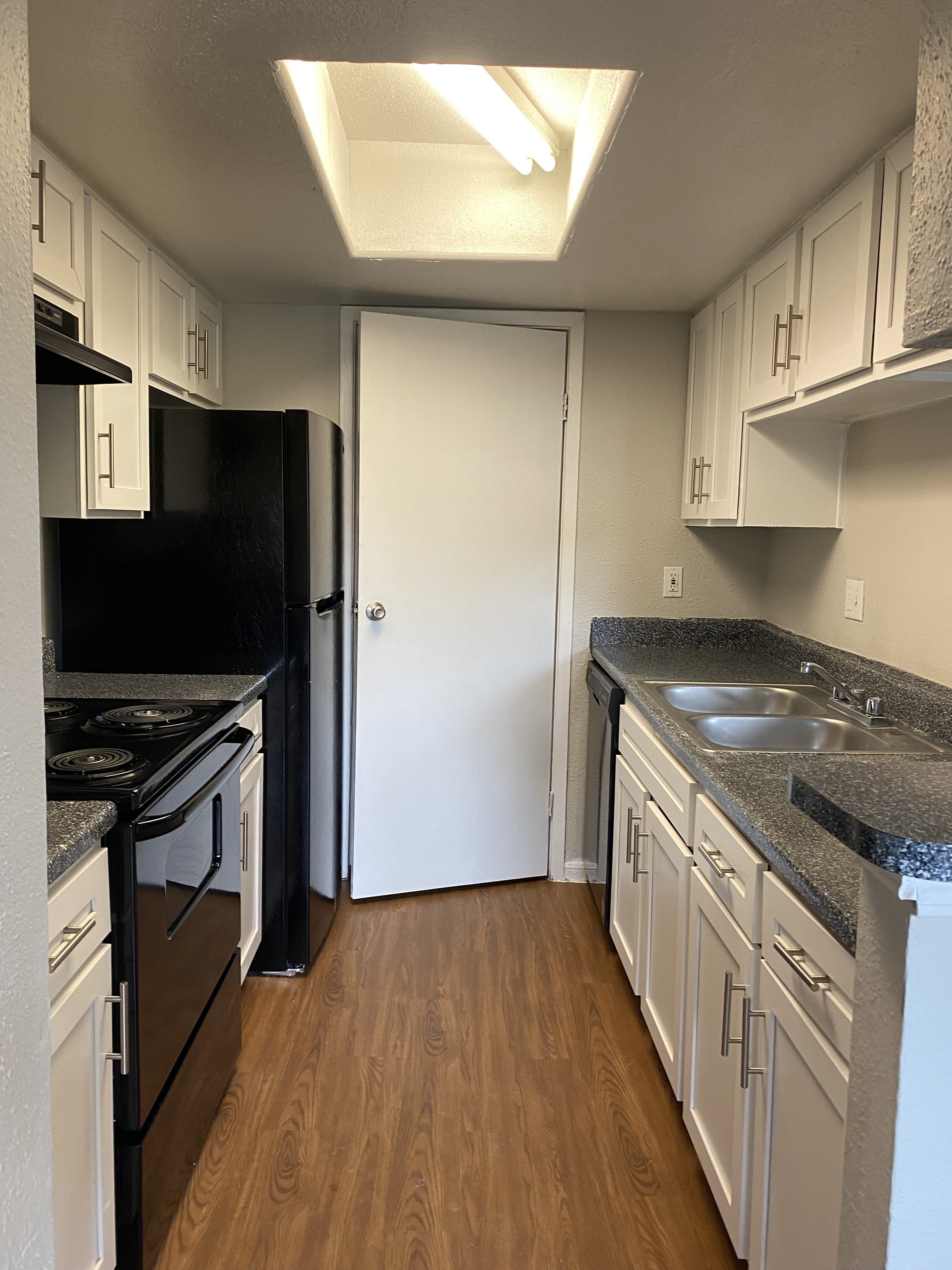 2 Bedroom \/ 1 Bath floorplan layout